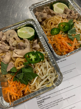 Load image into Gallery viewer, Pad thai noodles with chicken, salmon or tofu
