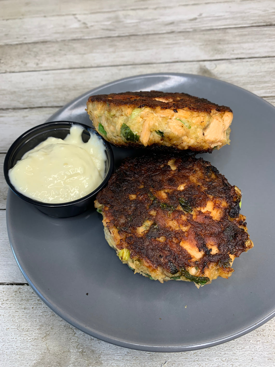 Salmon cakes (2) with aioli